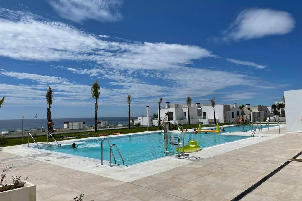 Modern 2 Beds Apartment In Alcaidesa Exterior foto